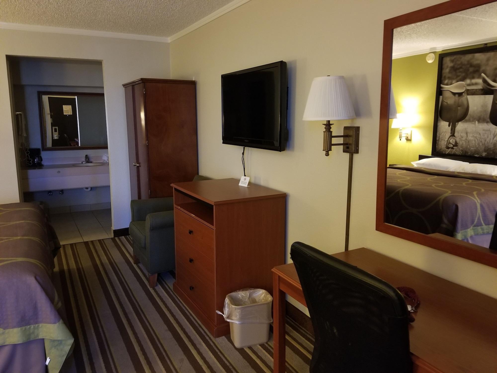 Super 8 By Wyndham Longview/North Motel Bagian luar foto